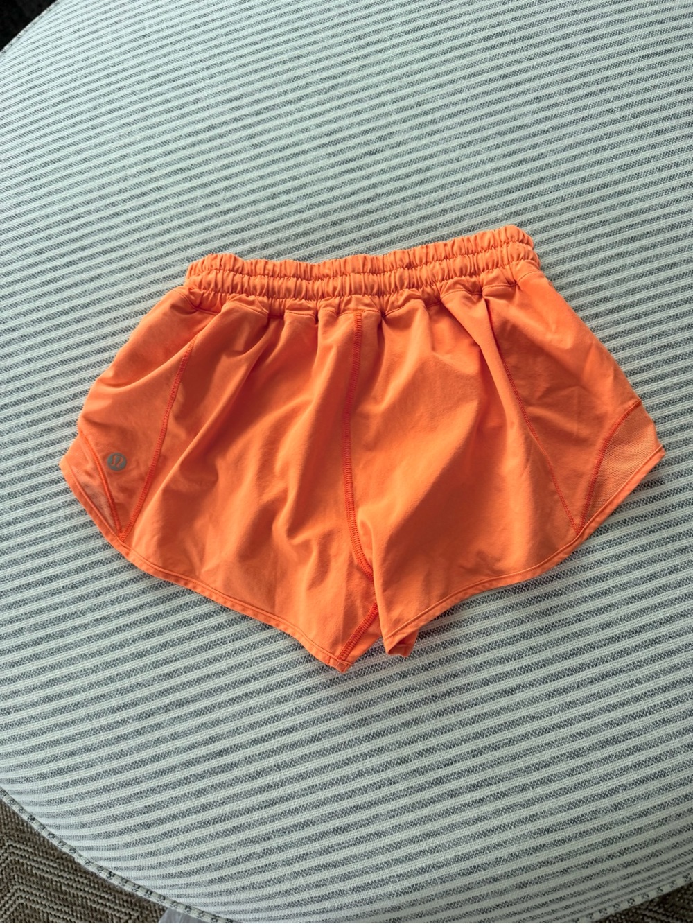 Lululemon hotty hot shorts - Picture 2 of 2